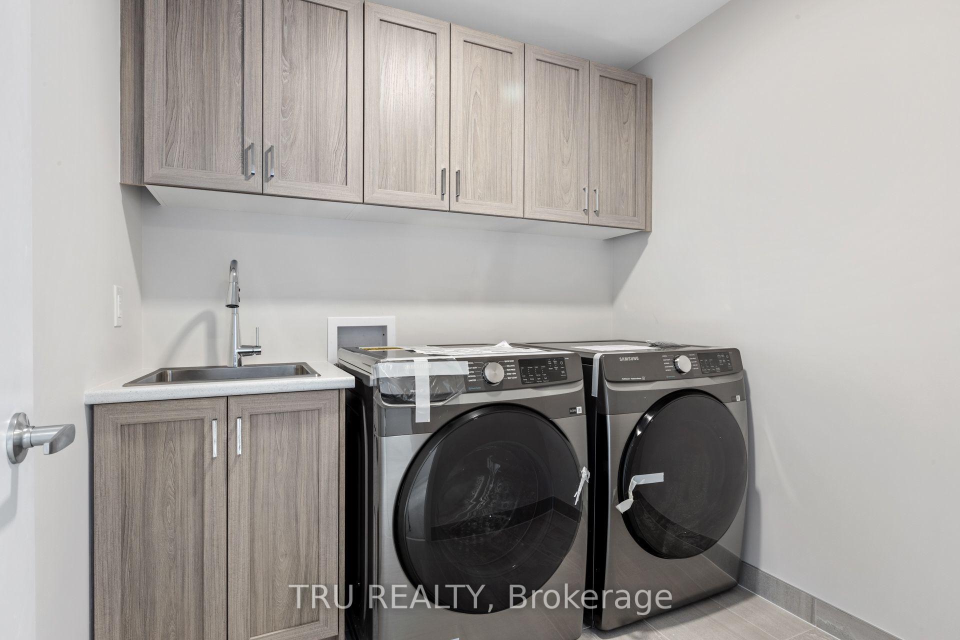 Photo 19 of 77 Hackamore Crescent, Ottawa, Goulbourn Twp From Franktown Rd/South To Rideau — HOMEH