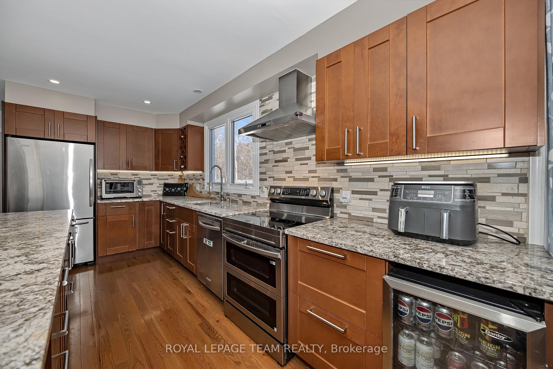 Photo 6 of 55 Coldstream Drive, Ottawa, Munster — HOMEH