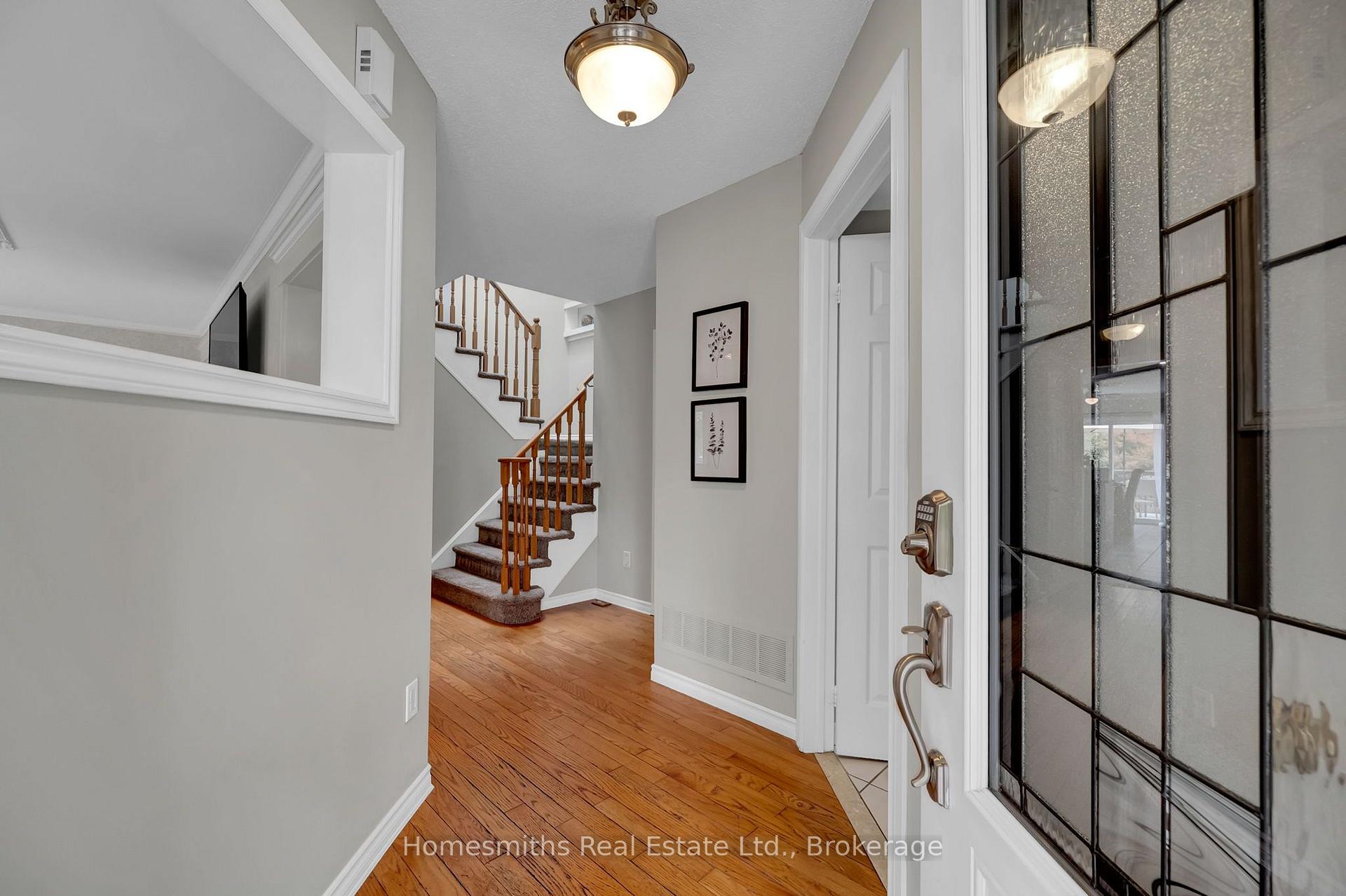 Photo 2 of 14 Orr Court, Clarington, Bowmanville — HOMEH