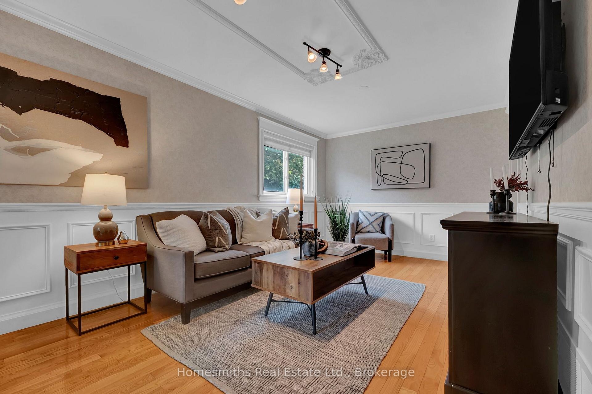 Photo 3 of 14 Orr Court, Clarington, Bowmanville — HOMEH