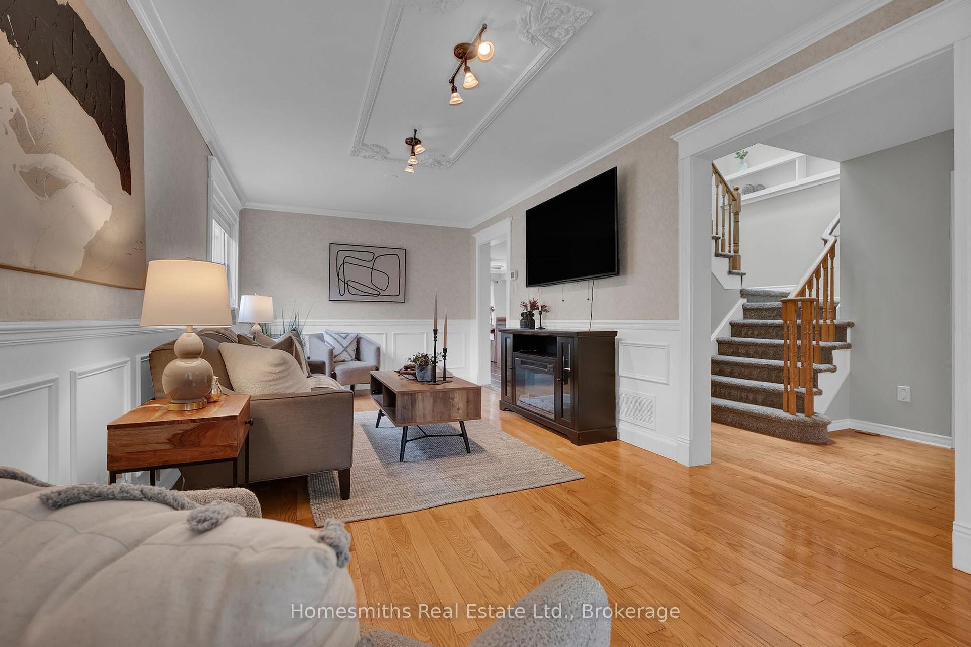 Photo 4 of 14 Orr Court, Clarington, Bowmanville — HOMEH