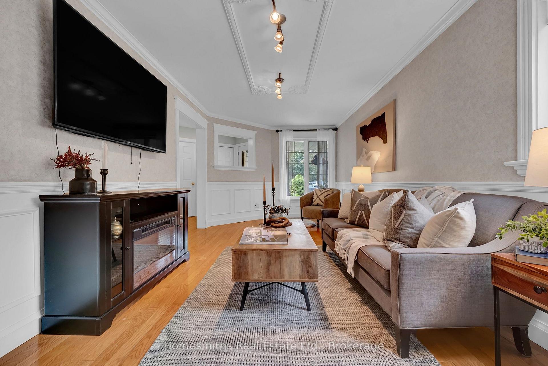 Photo 5 of 14 Orr Court, Clarington, Bowmanville — HOMEH