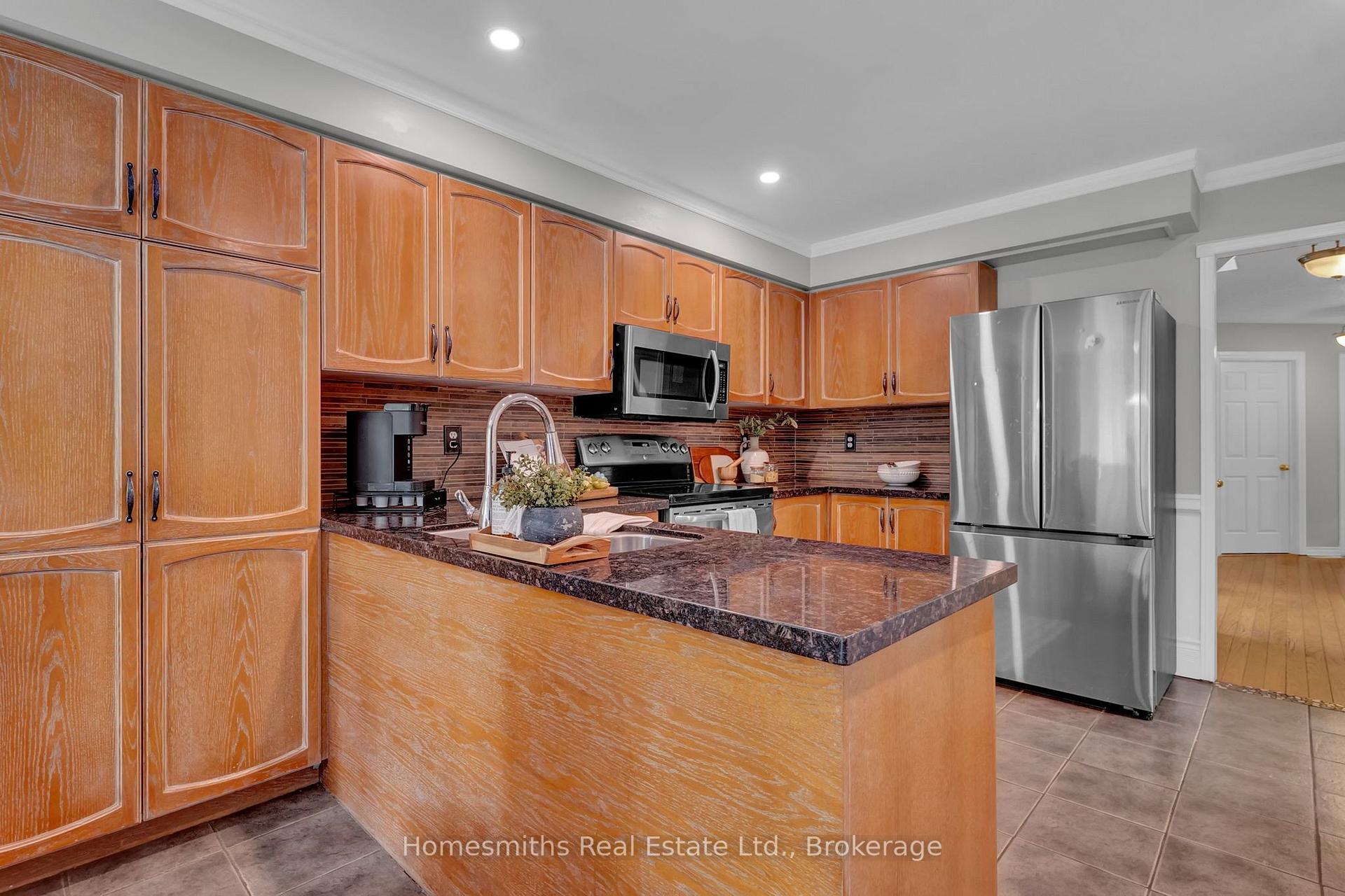 Photo 10 of 14 Orr Court, Clarington, Bowmanville — HOMEH