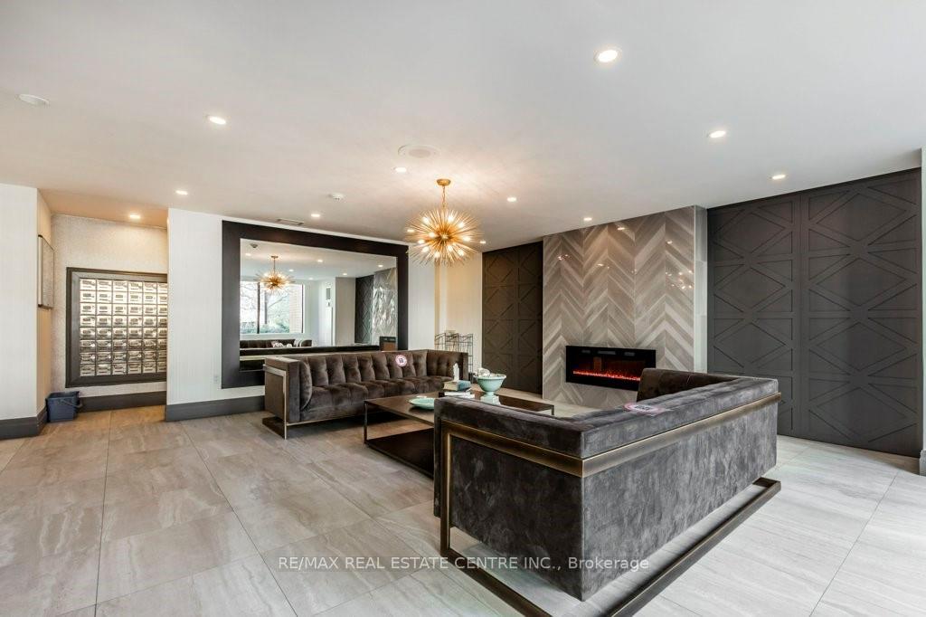 Photo 4 of 1270 Maple Crossing Blvd, Burlington, Brant — HOMEH