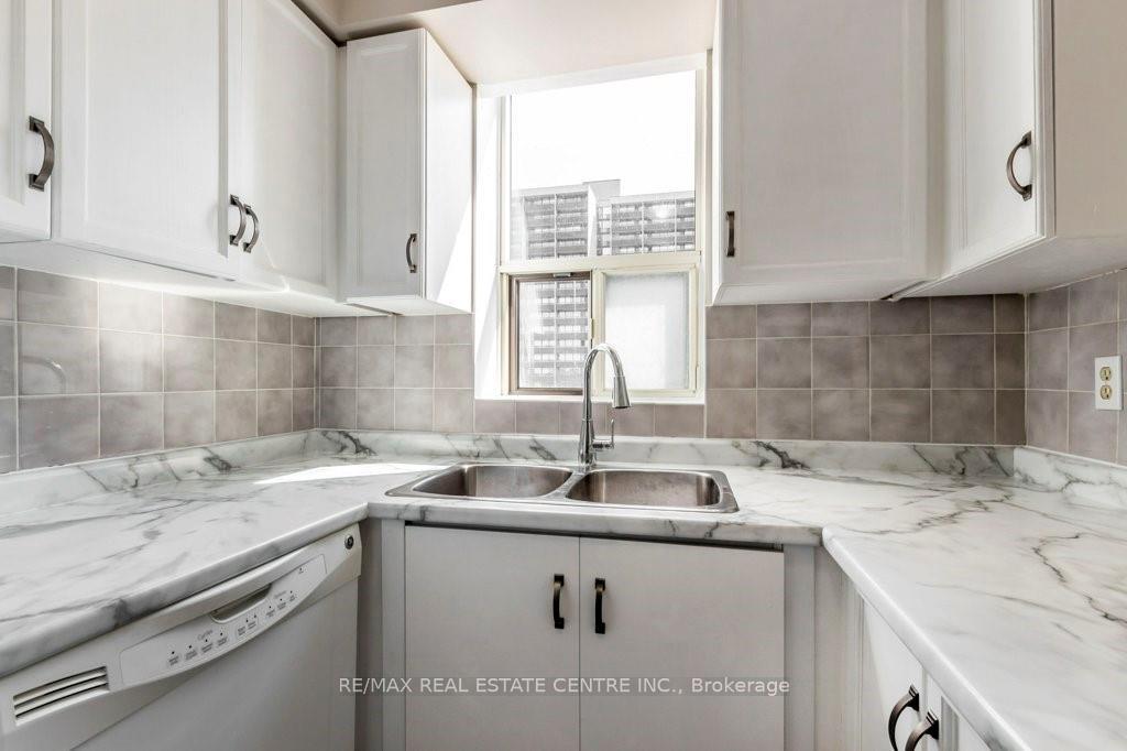 Photo 11 of 1270 Maple Crossing Blvd, Burlington, Brant — HOMEH