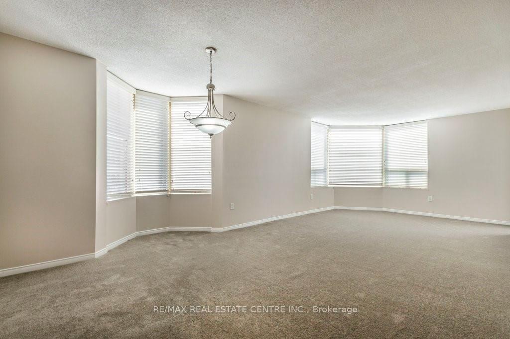 Photo 14 of 1270 Maple Crossing Blvd, Burlington, Brant — HOMEH