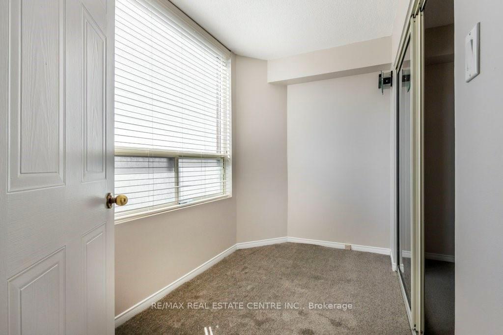 Photo 20 of 1270 Maple Crossing Blvd, Burlington, Brant — HOMEH