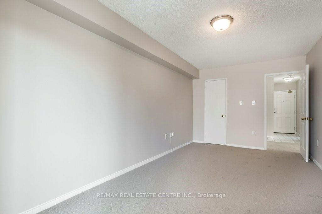 Photo 22 of 1270 Maple Crossing Blvd, Burlington, Brant — HOMEH