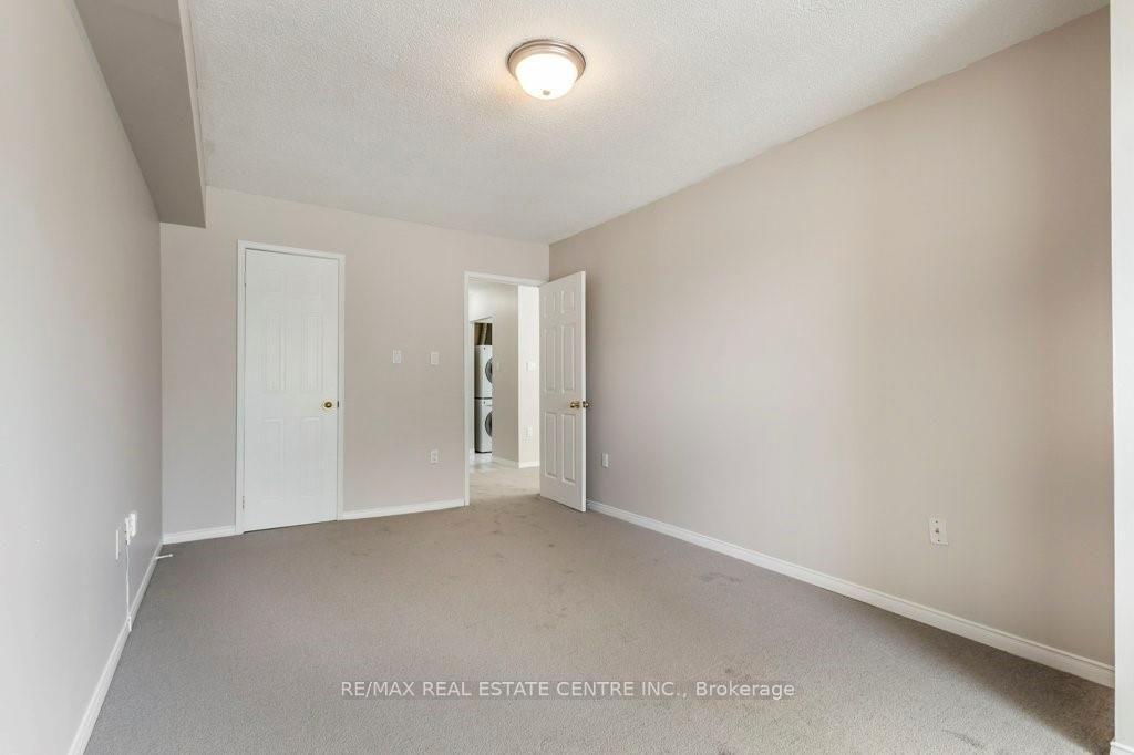 Photo 23 of 1270 Maple Crossing Blvd, Burlington, Brant — HOMEH