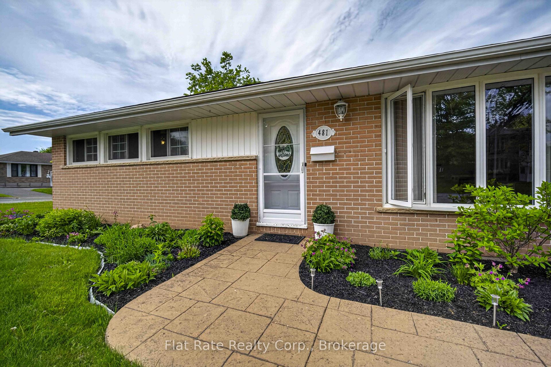 Photo 3 of 481 Barker Avenue, Peterborough, Ashburnham Ward 4 — HOMEH