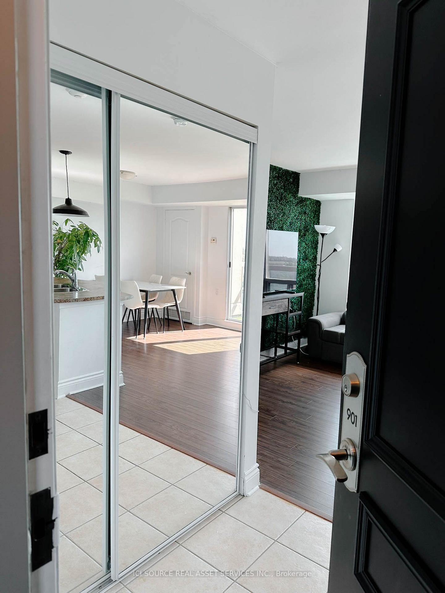 Photo of Unit 901, 935 Sheppard Avenue W