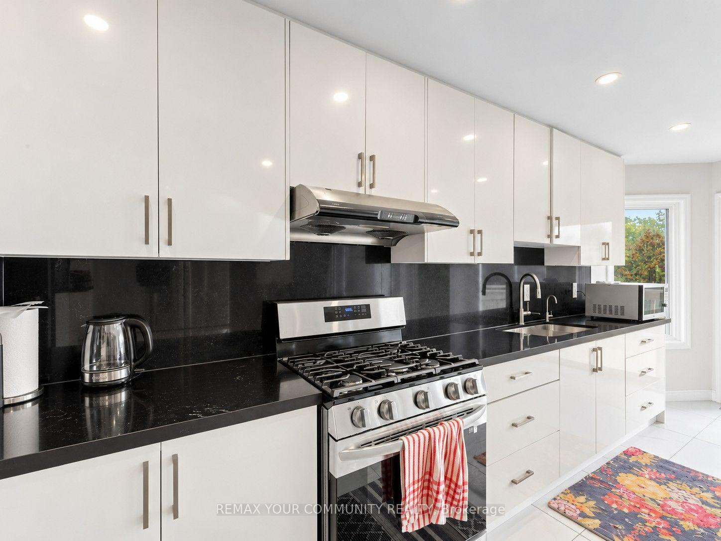 Photo 8 of 27 Mitchell Avenue, Whitchurch-Stouffville, Rural Whitchurch-Stouffville — HOMEH