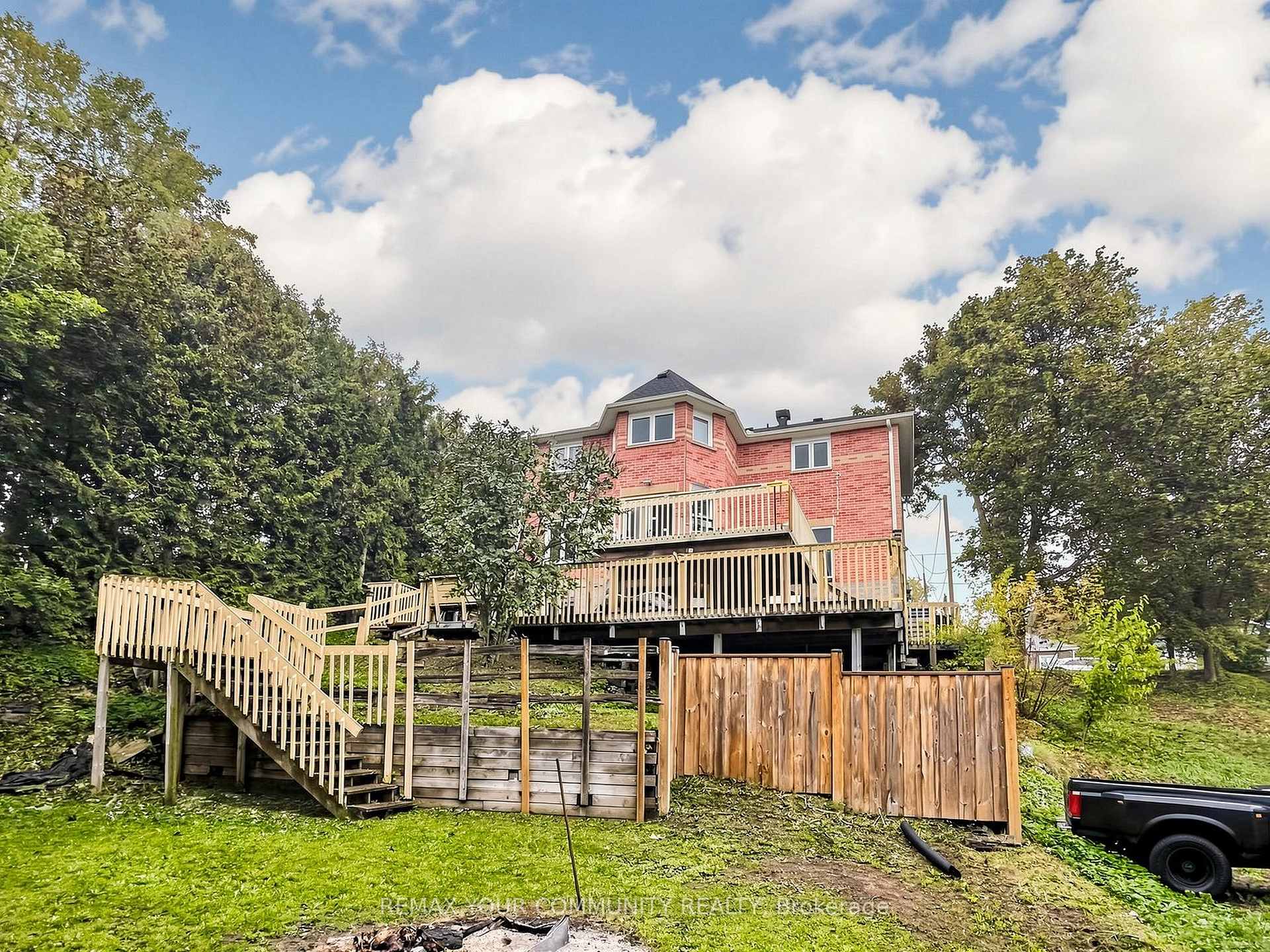 Photo 47 of 27 Mitchell Avenue, Whitchurch-Stouffville, Rural Whitchurch-Stouffville — HOMEH