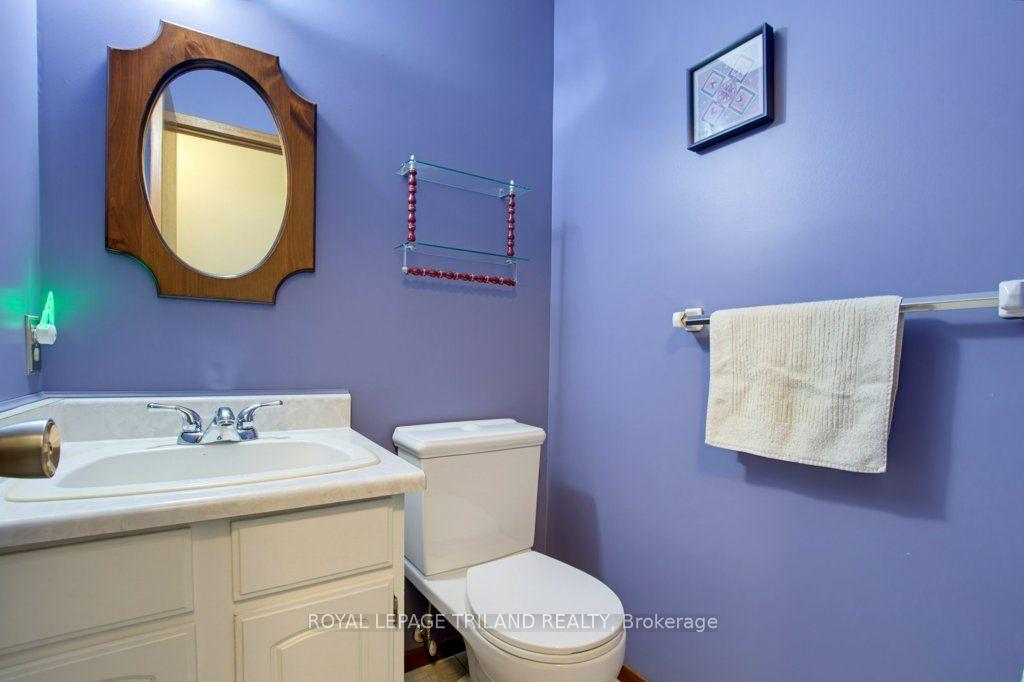 Photo 11 of 134 St Lawrence Boulevard, London, South O — HOMEH