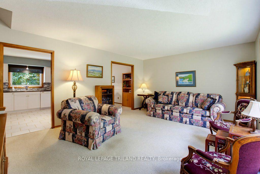Photo 12 of 134 St Lawrence Boulevard, London, South O — HOMEH