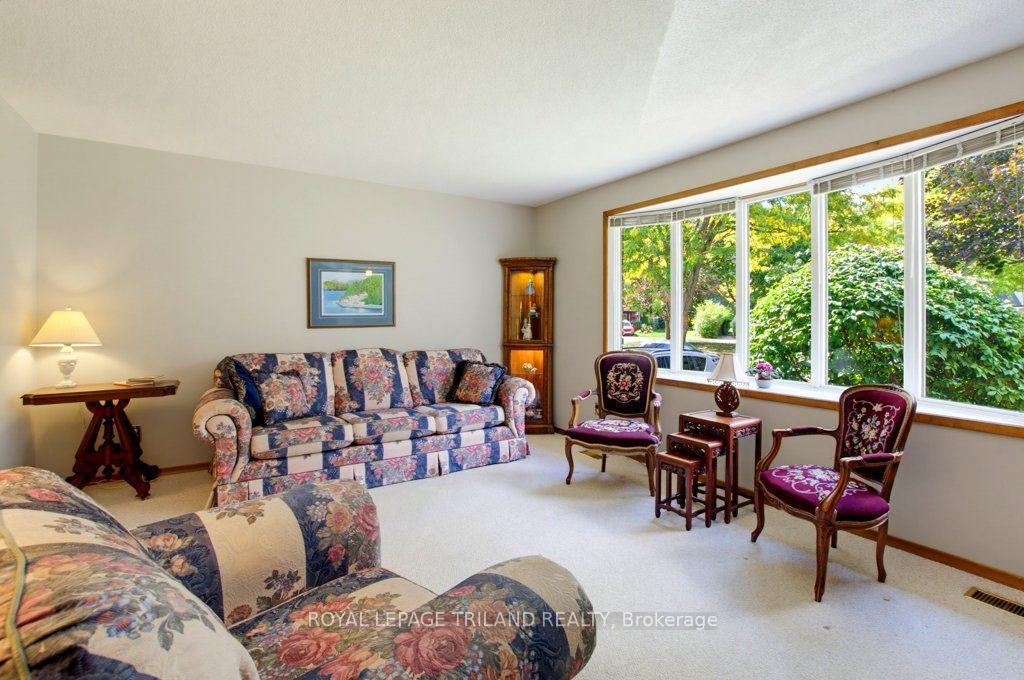 Photo 13 of 134 St Lawrence Boulevard, London, South O — HOMEH