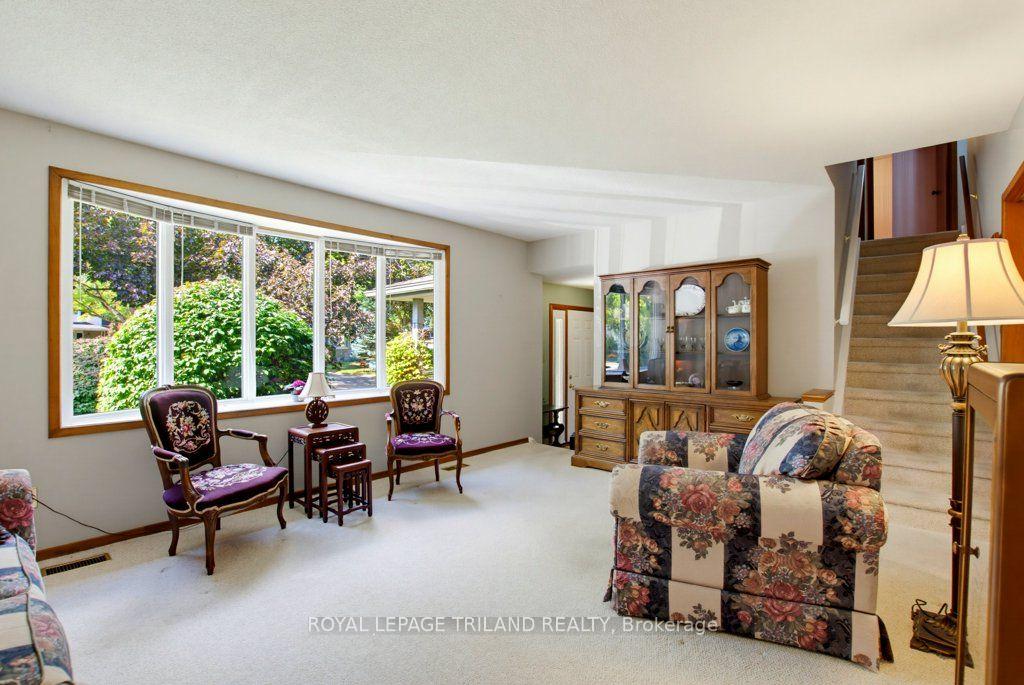 Photo 14 of 134 St Lawrence Boulevard, London, South O — HOMEH