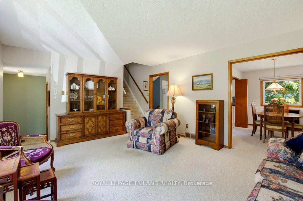 Photo 15 of 134 St Lawrence Boulevard, London, South O — HOMEH