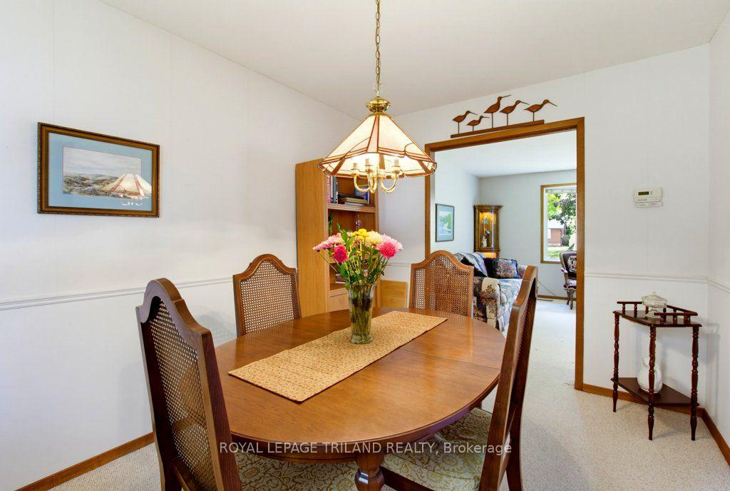 Photo 18 of 134 St Lawrence Boulevard, London, South O — HOMEH