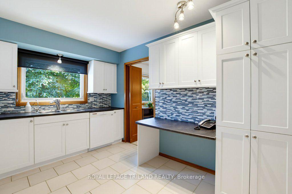 Photo 19 of 134 St Lawrence Boulevard, London, South O — HOMEH