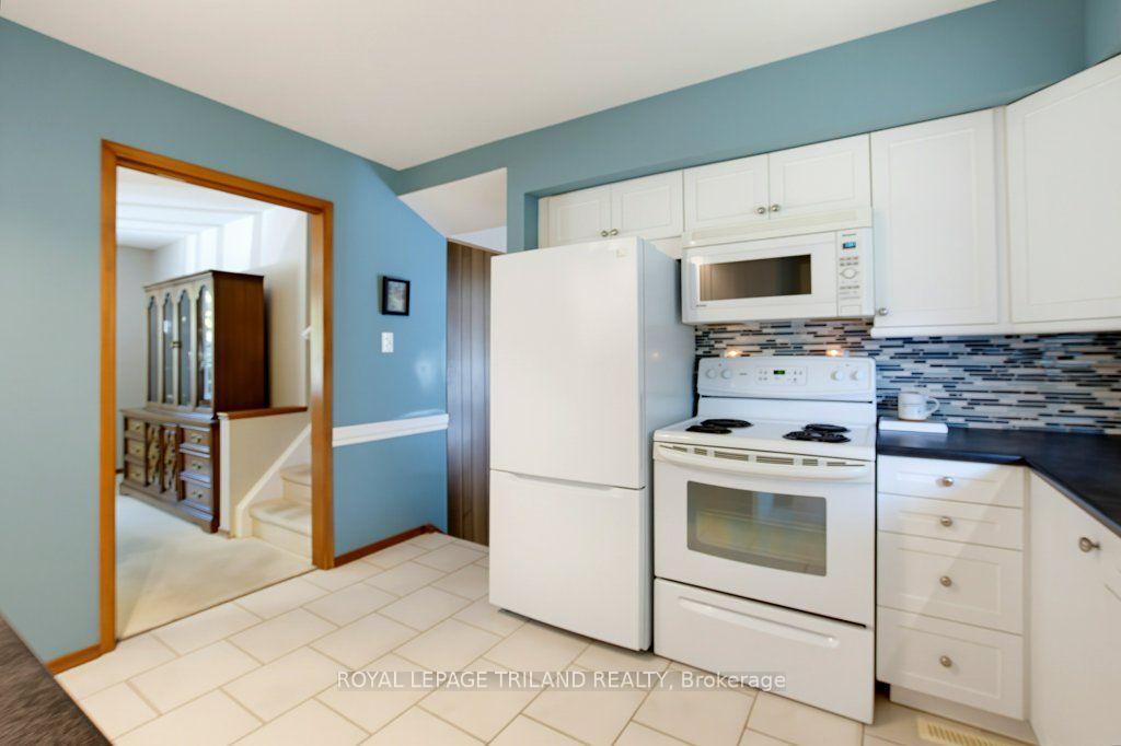 Photo 22 of 134 St Lawrence Boulevard, London, South O — HOMEH