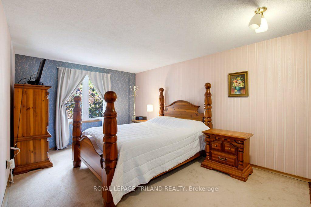 Photo 24 of 134 St Lawrence Boulevard, London, South O — HOMEH