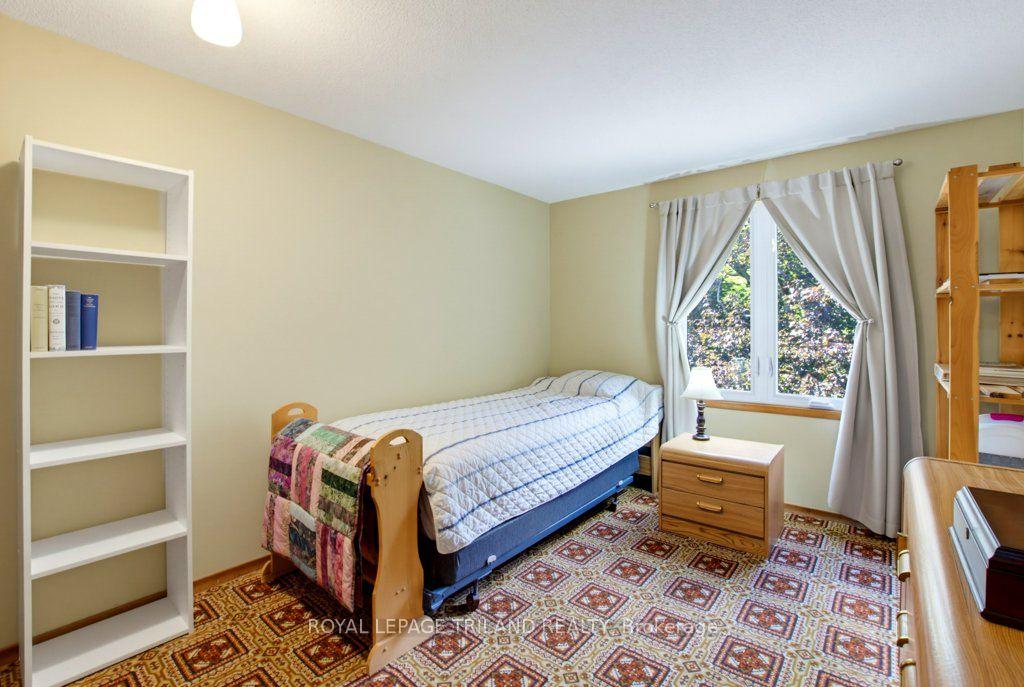 Photo 26 of 134 St Lawrence Boulevard, London, South O — HOMEH