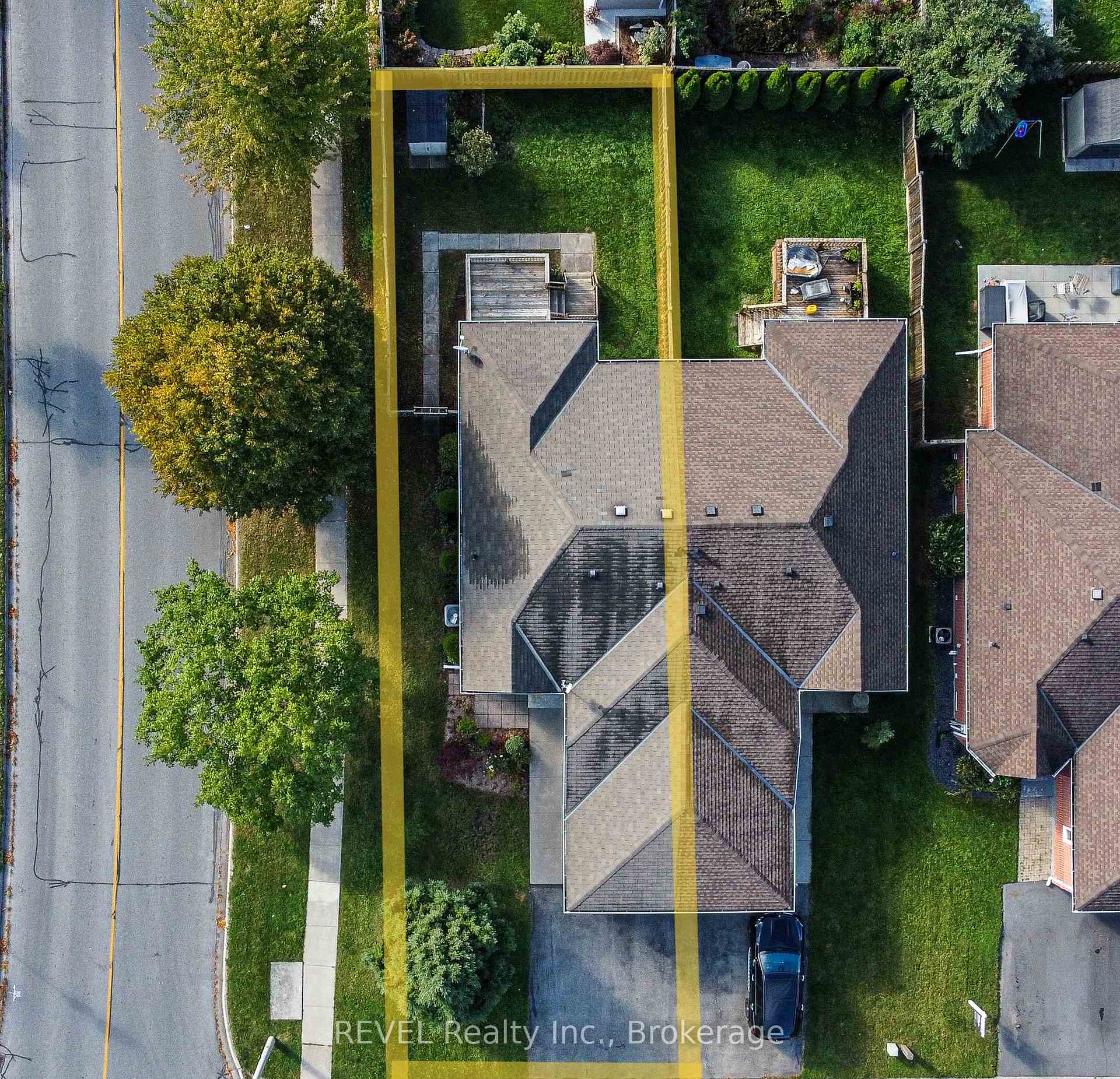Photo 2 of 3 Jackson Court W, Welland, N. Welland — HOMEH
