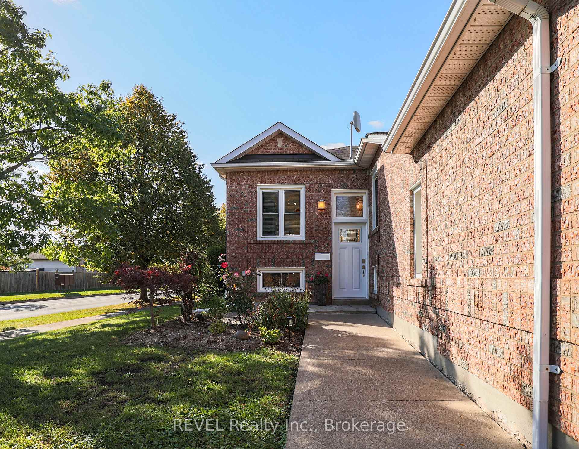 Photo 7 of 3 Jackson Court W, Welland, N. Welland — HOMEH