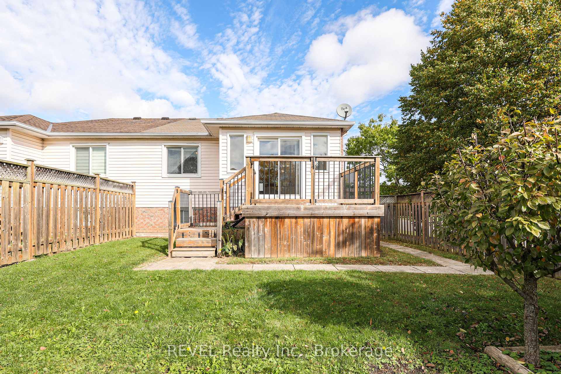 Photo 8 of 3 Jackson Court W, Welland, N. Welland — HOMEH