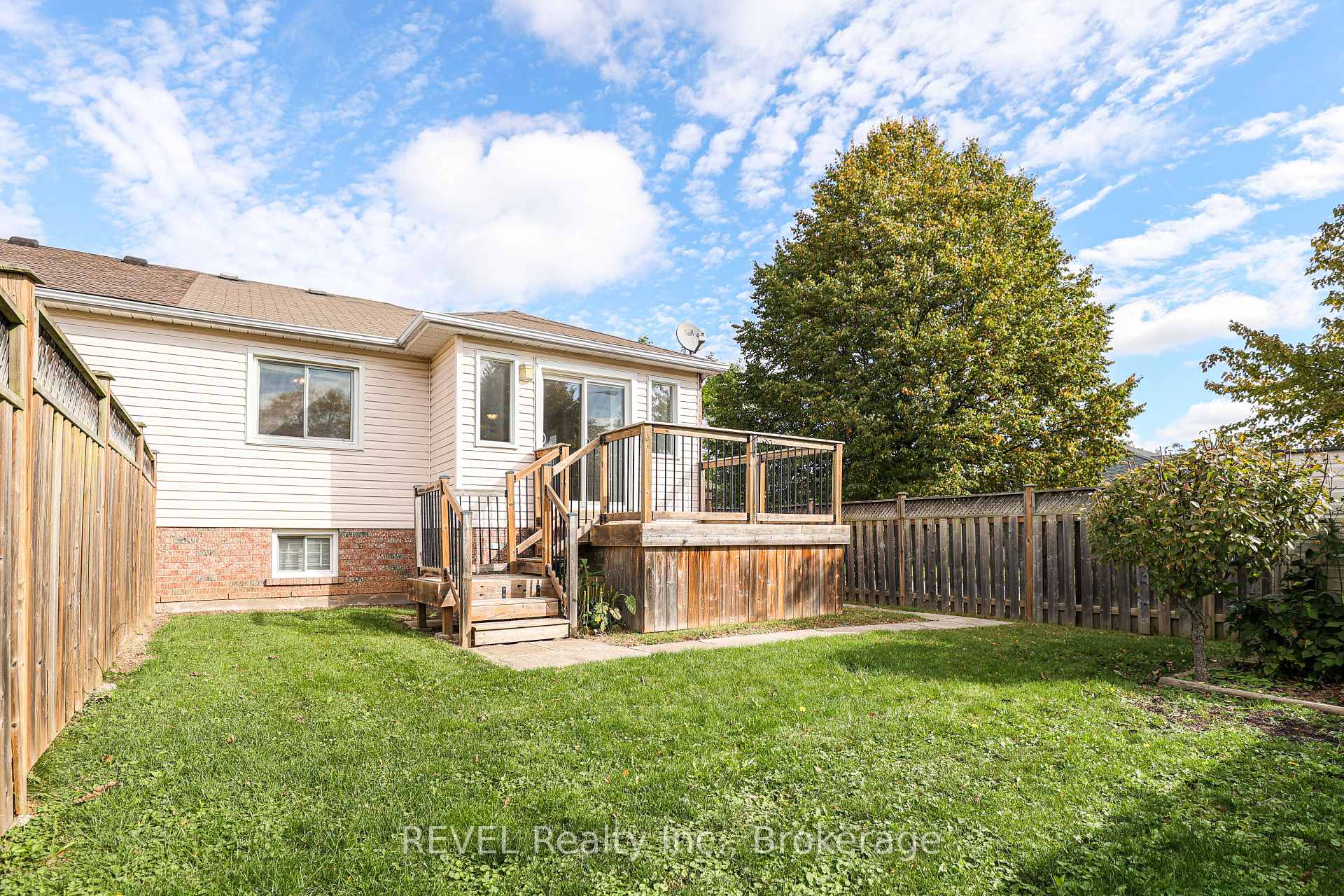 Photo 9 of 3 Jackson Court W, Welland, N. Welland — HOMEH