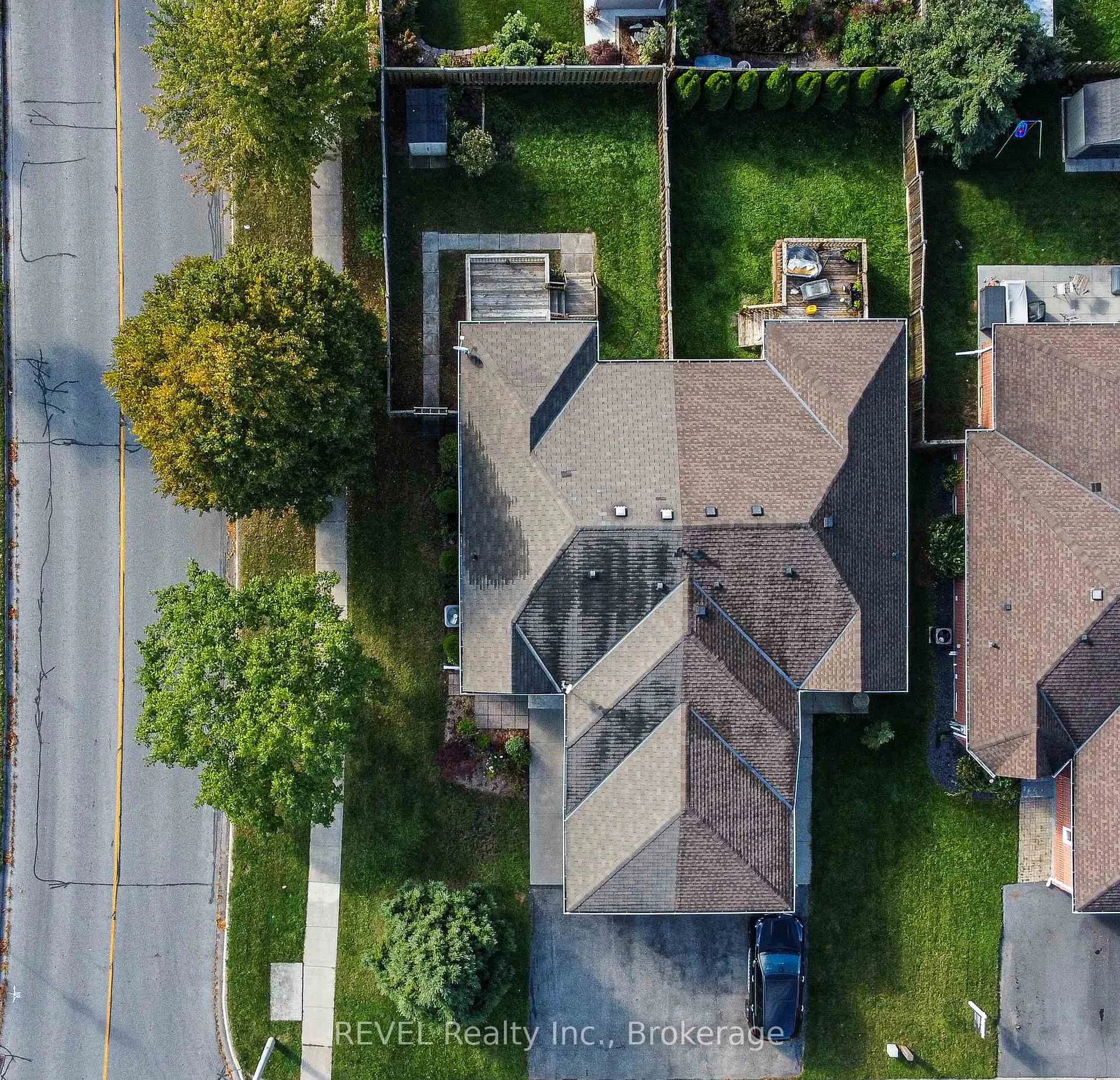 Photo 3 of 3 Jackson Court W, Welland, N. Welland — HOMEH