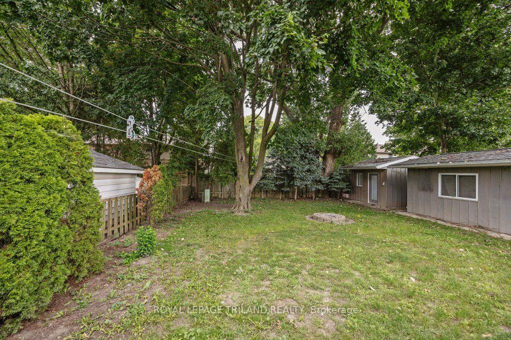 Photo 2 of 1245 Victoria Drive, London, East C — HOMEH
