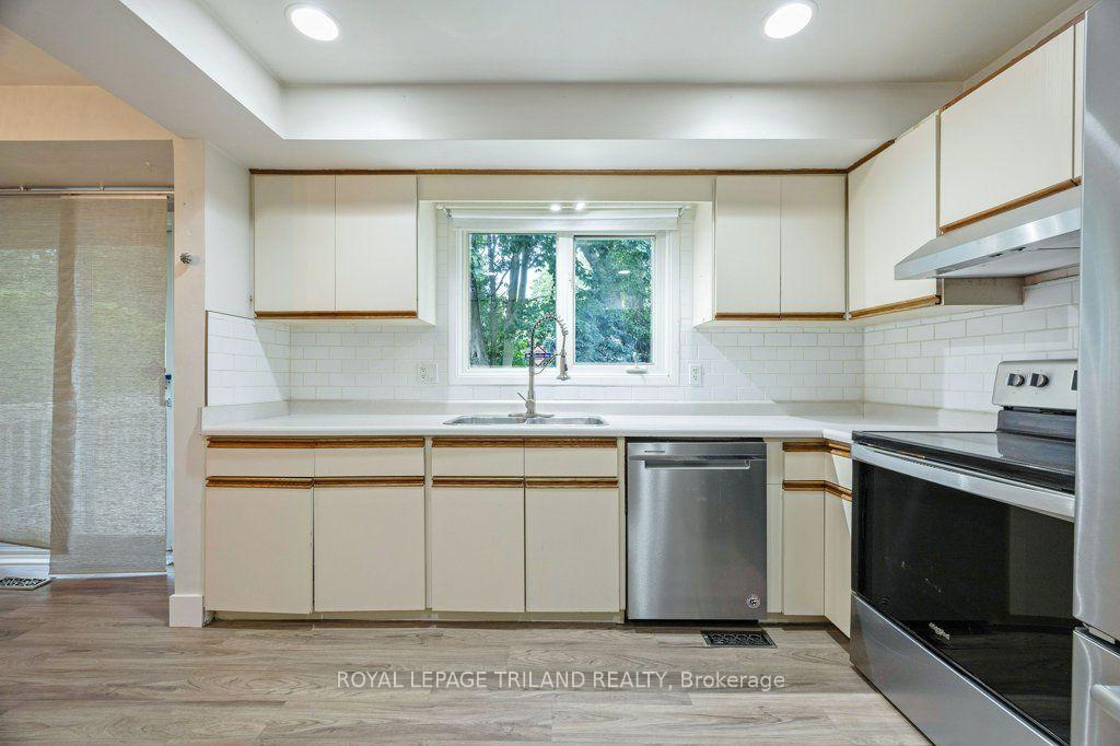 Photo 5 of 1245 Victoria Drive, London, East C — HOMEH