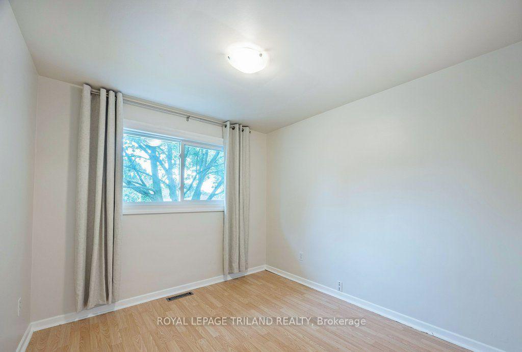 Photo 7 of 1245 Victoria Drive, London, East C — HOMEH