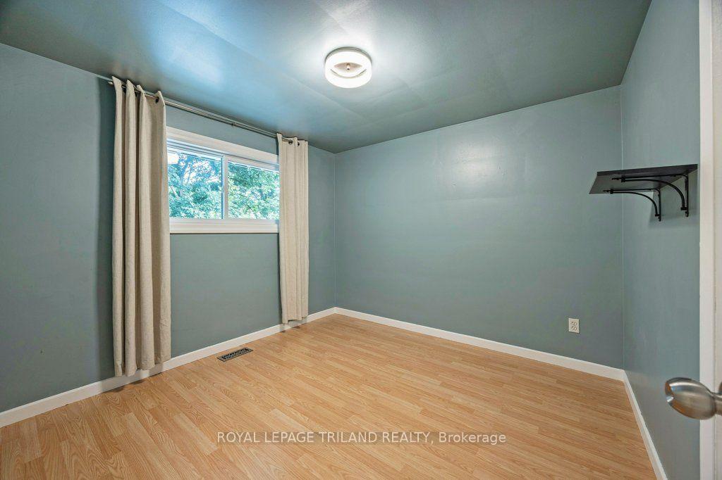 Photo 9 of 1245 Victoria Drive, London, East C — HOMEH