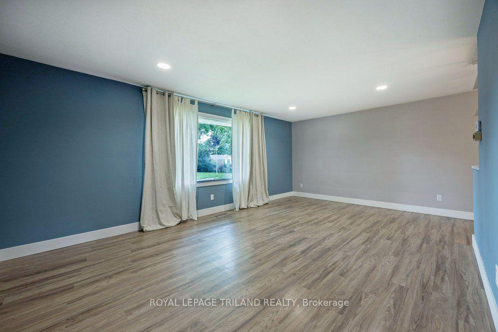Photo 14 of 1245 Victoria Drive, London, East C — HOMEH