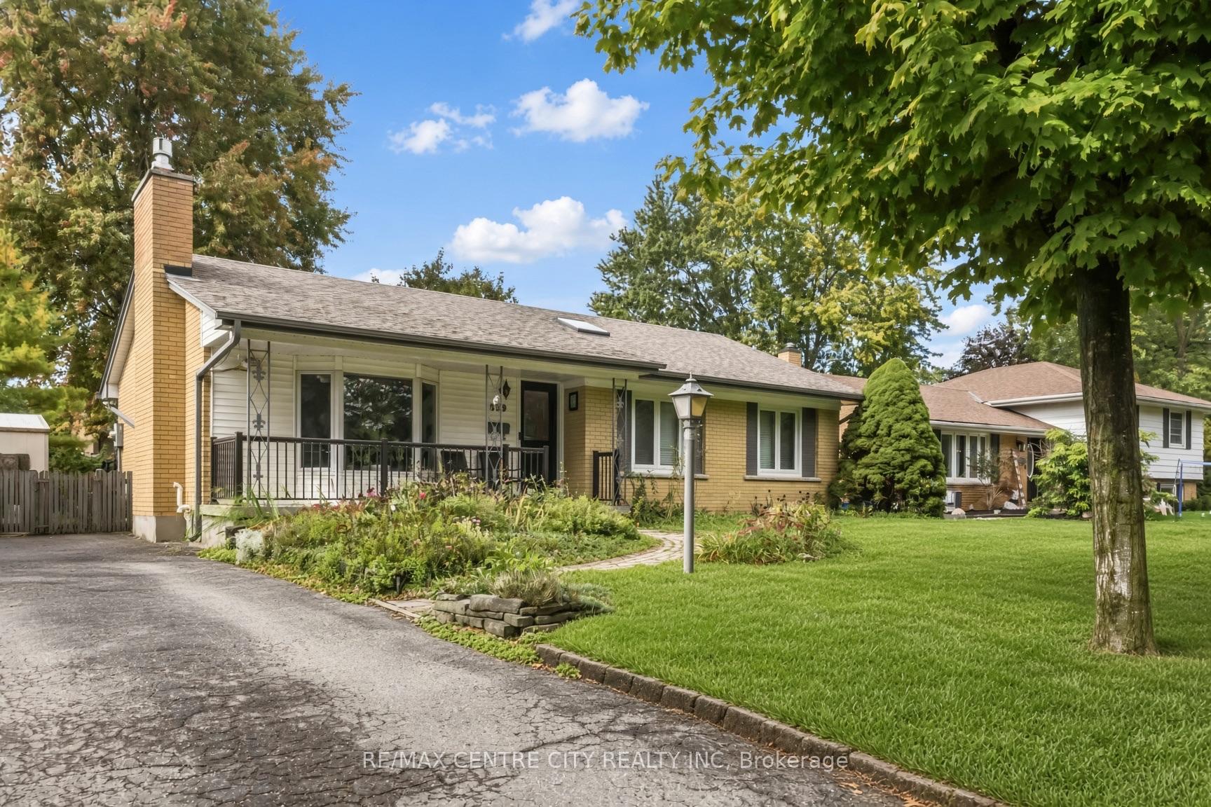Photo of 859 Dalkeith Crescent