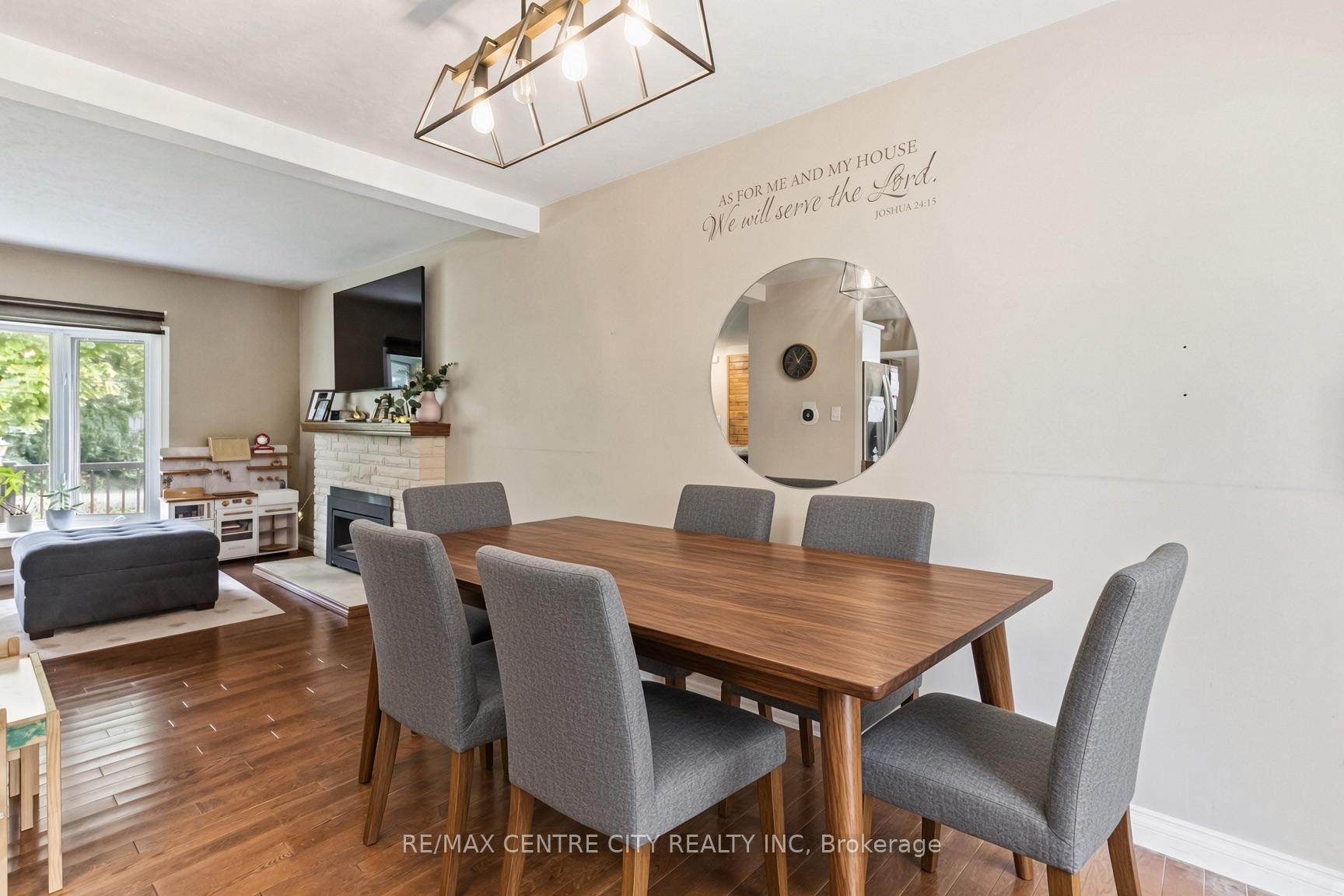 Photo 6 of 859 Dalkeith Crescent, London, North H — HOMEH
