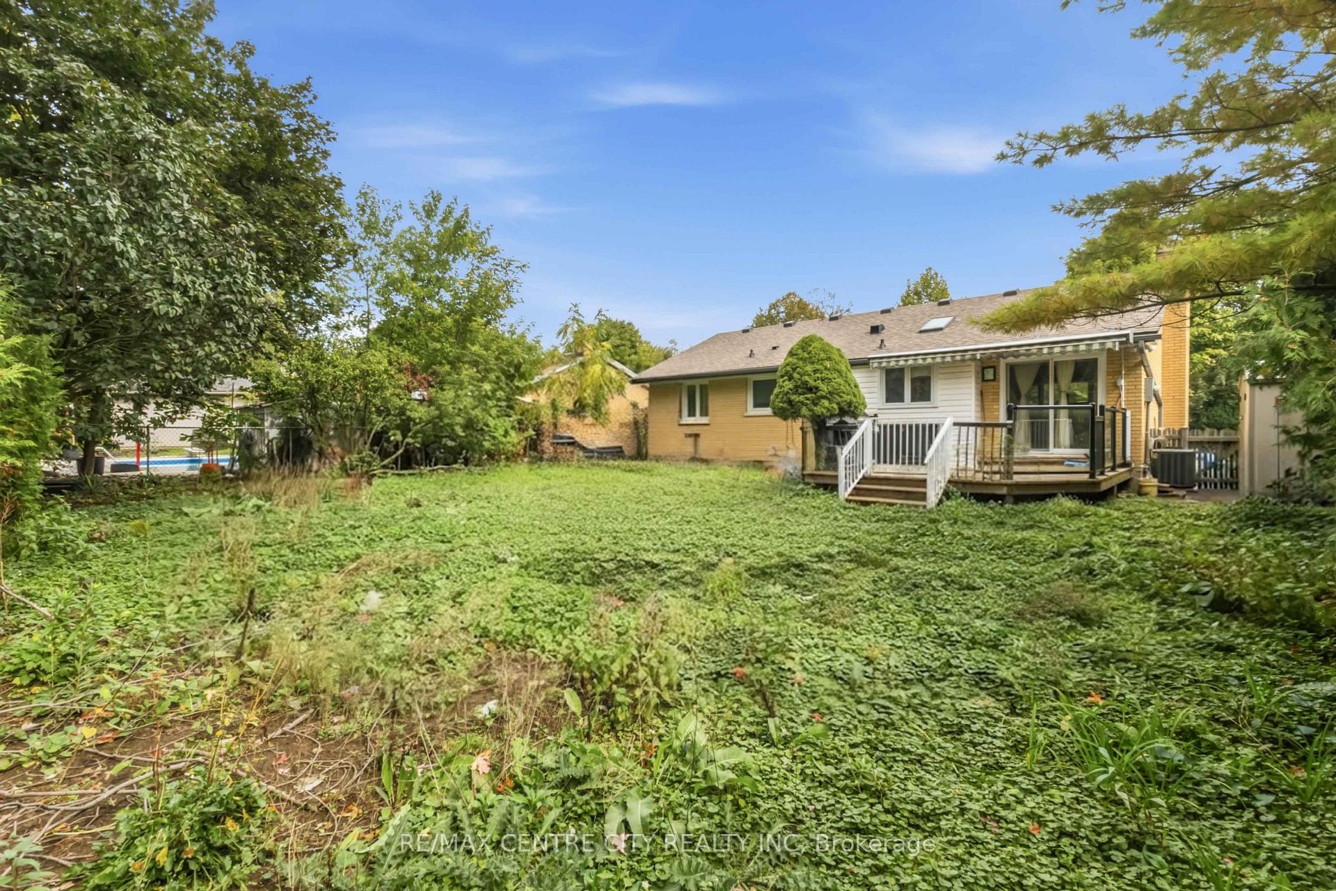 Photo 22 of 859 Dalkeith Crescent, London, North H — HOMEH