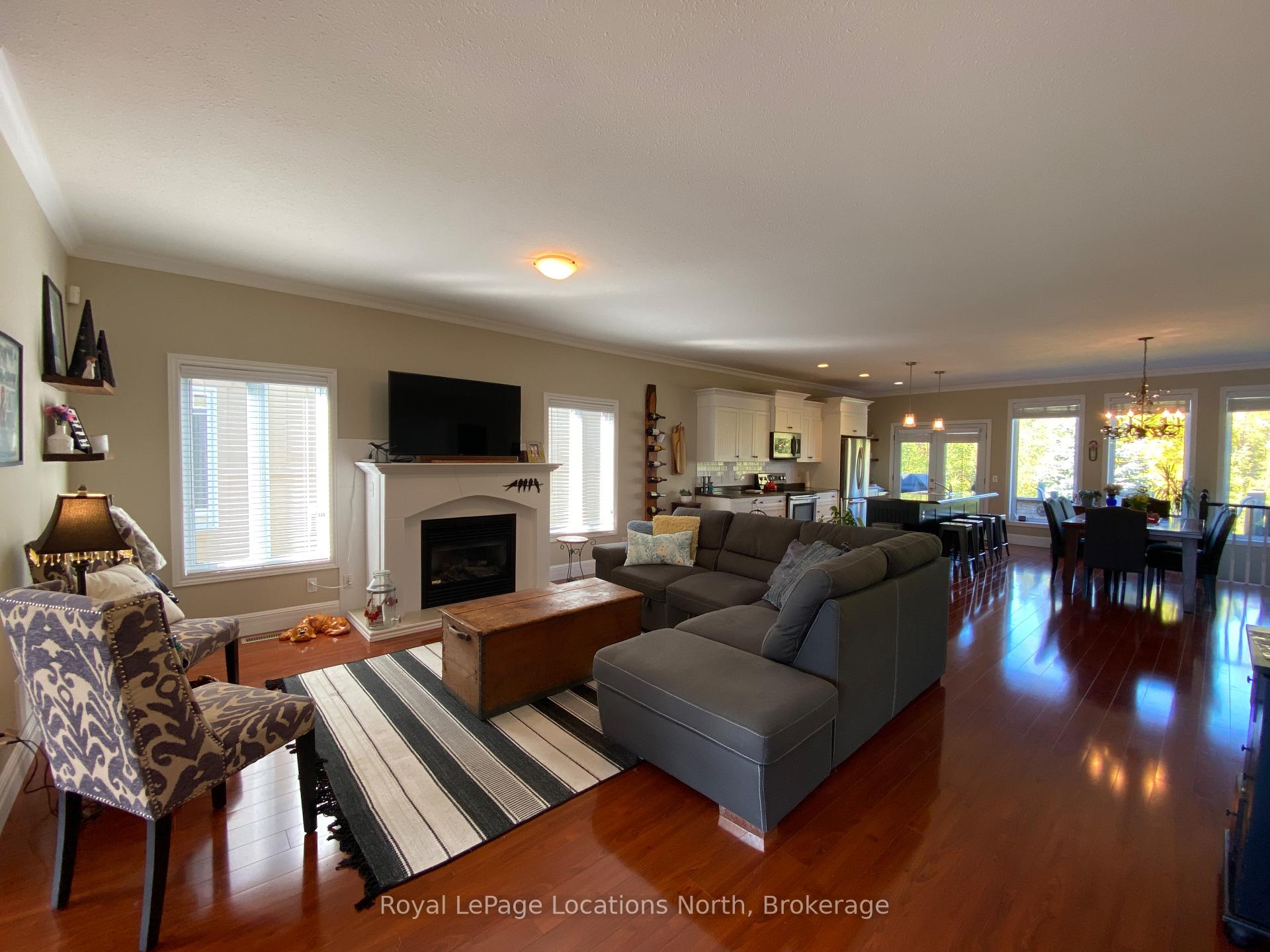 Photo 3 of 77 Findlay Drive, Collingwood — HOMEH