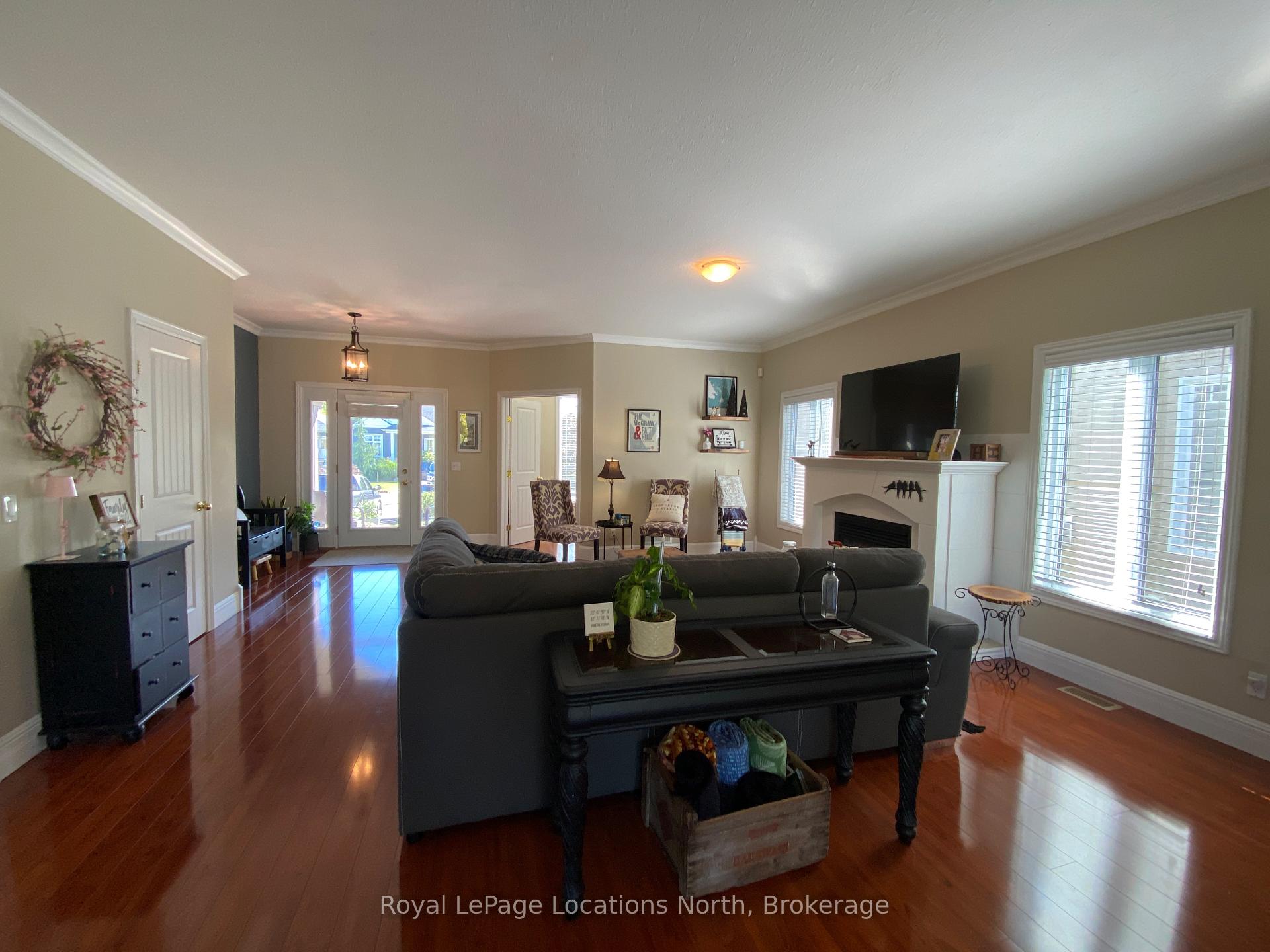 Photo 4 of 77 Findlay Drive, Collingwood — HOMEH