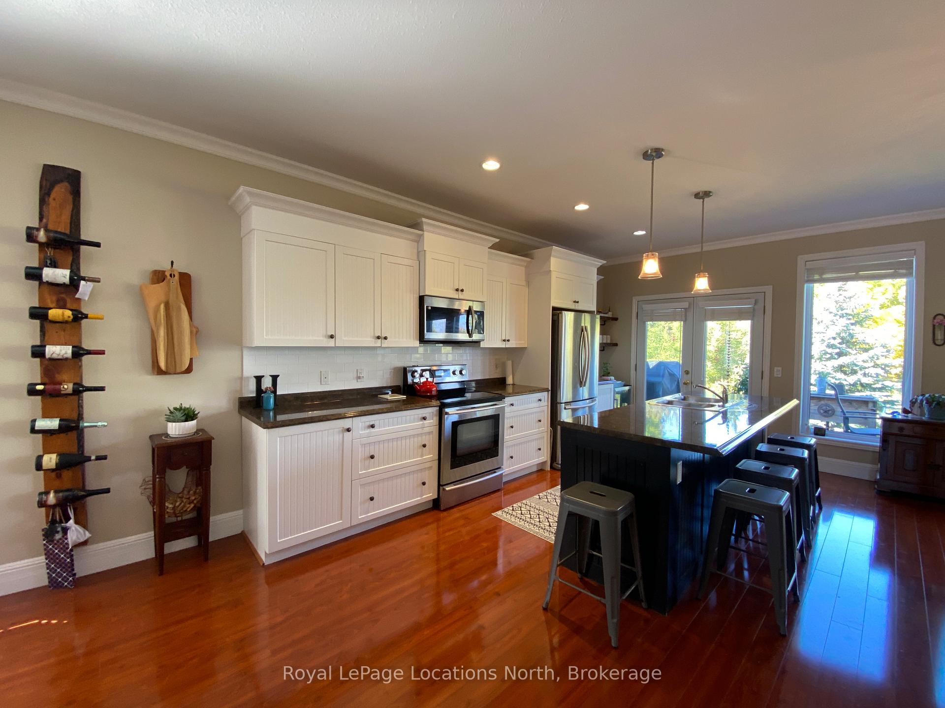 Photo 5 of 77 Findlay Drive, Collingwood — HOMEH