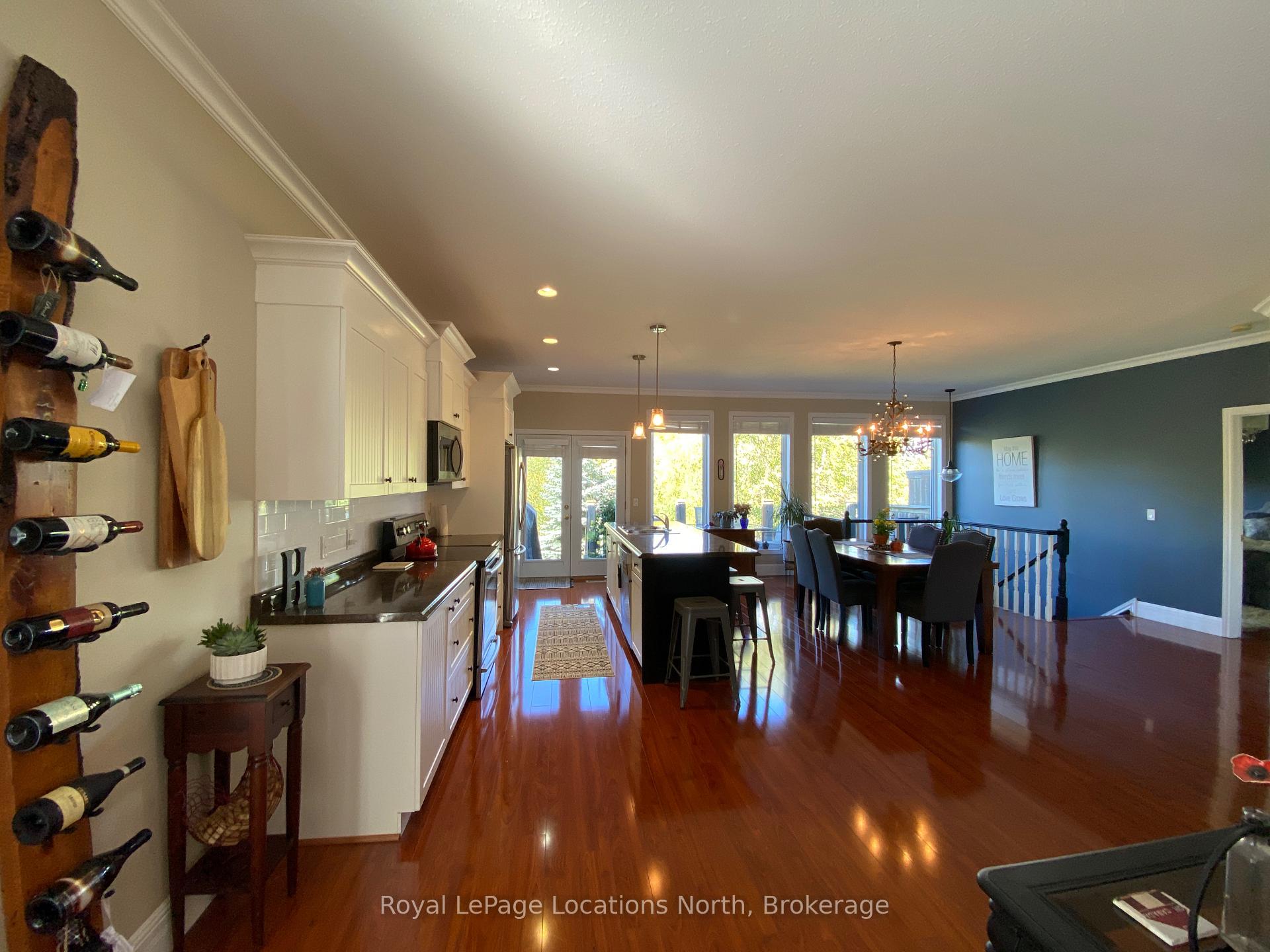 Photo 6 of 77 Findlay Drive, Collingwood — HOMEH