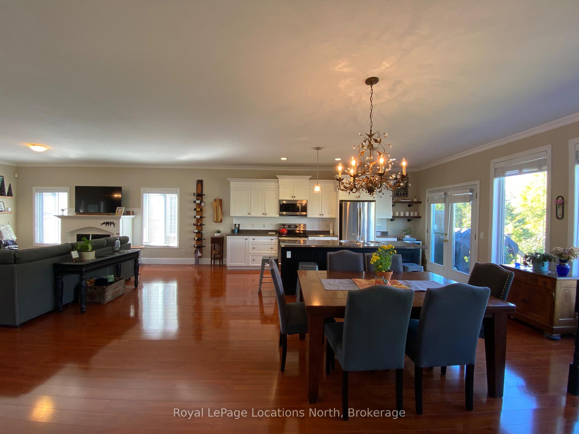 Photo 7 of 77 Findlay Drive, Collingwood — HOMEH