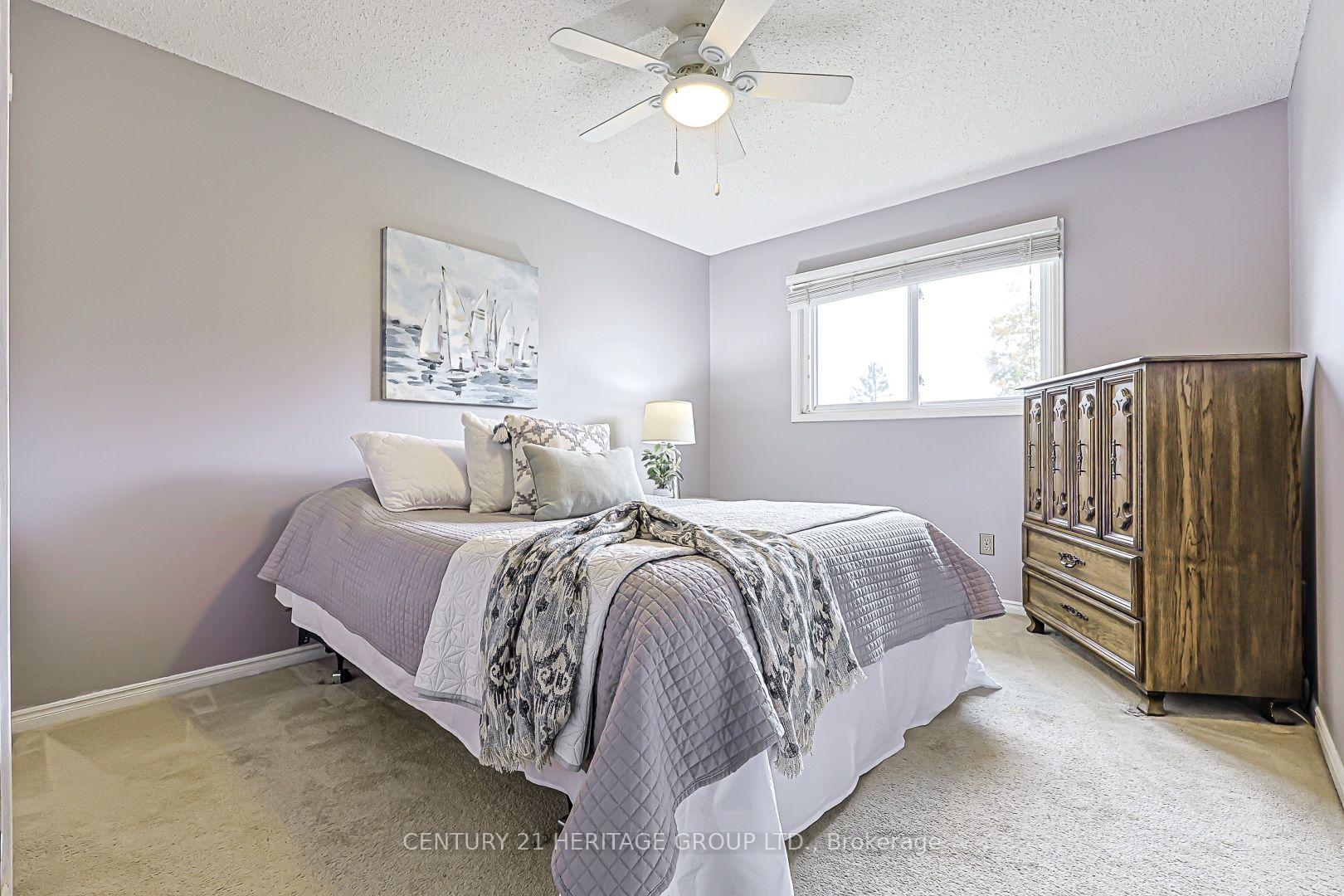 Photo 14 of 20 Simmons Crescent, Aurora, Aurora Highlands — HOMEH
