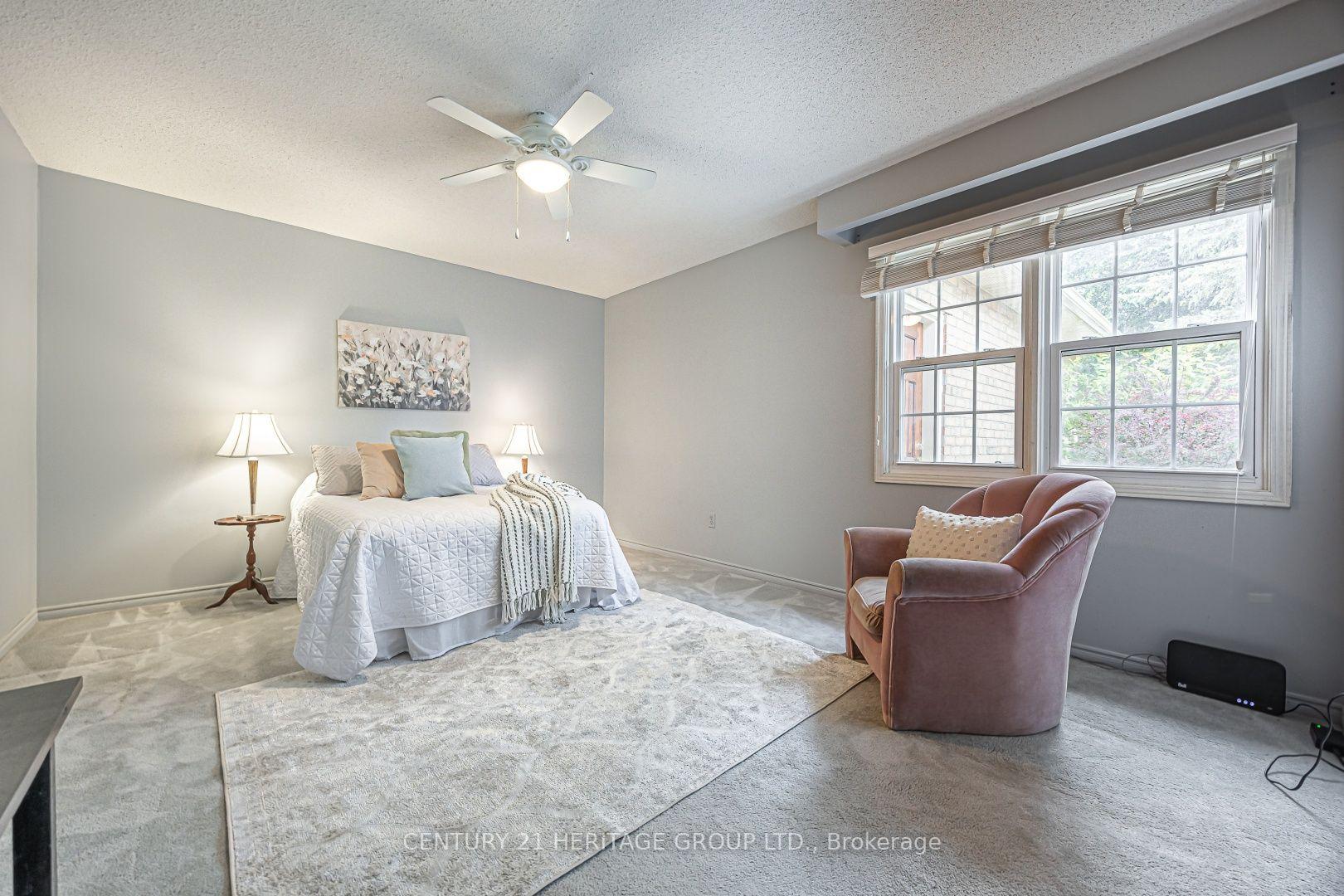 Photo 17 of 20 Simmons Crescent, Aurora, Aurora Highlands — HOMEH