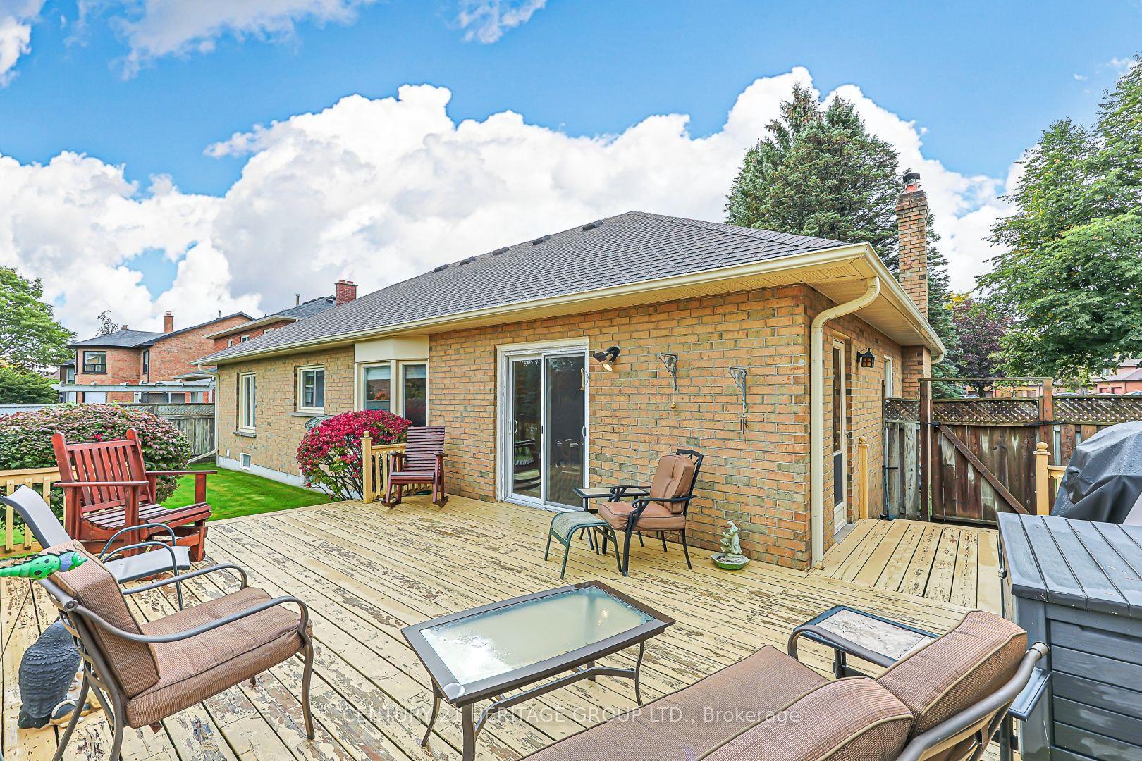 Photo 19 of 20 Simmons Crescent, Aurora, Aurora Highlands — HOMEH