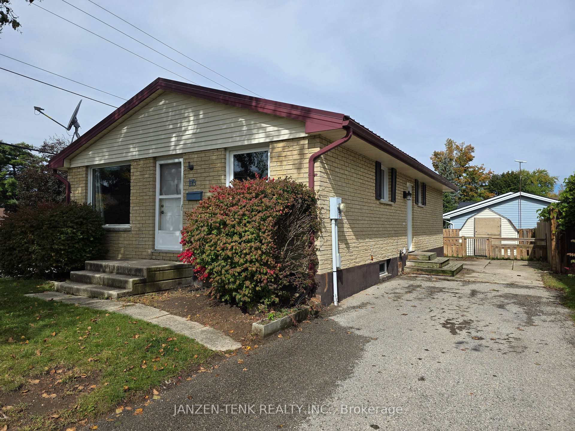 Photo 16 of 119 Moore Avenue, Aylmer — HOMEH