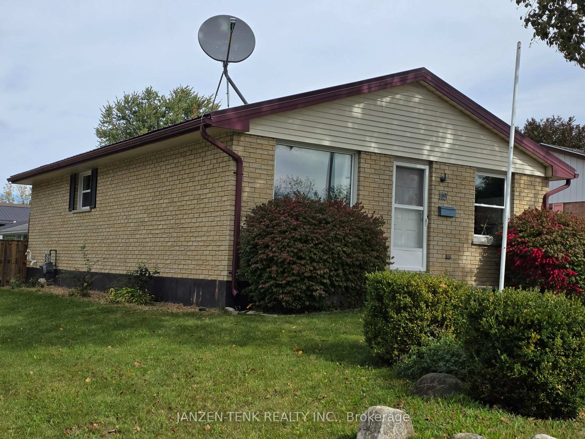 Photo 20 of 119 Moore Avenue, Aylmer — HOMEH